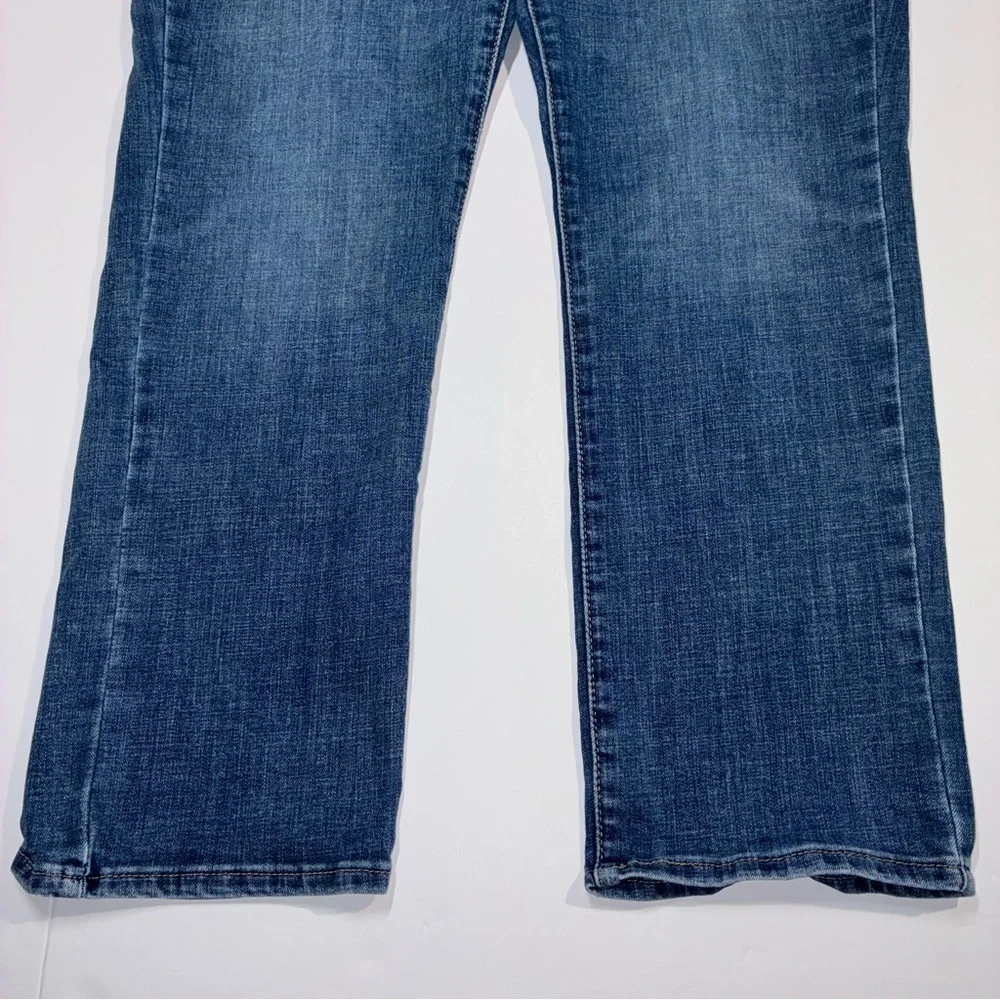 Levi’s Jeans Womens Size 16 Blue Denim Classic Straight Mid Rise Stretch
